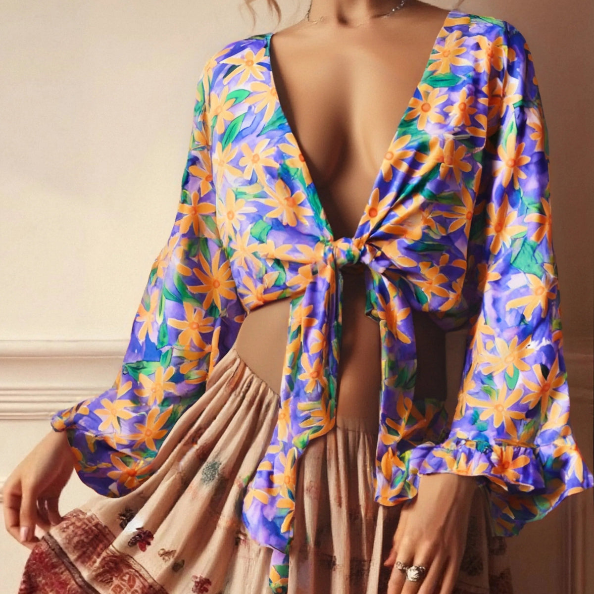 Krótkie kimono plażowe z szerokimi rękawami Lyra-lauranapl.com
