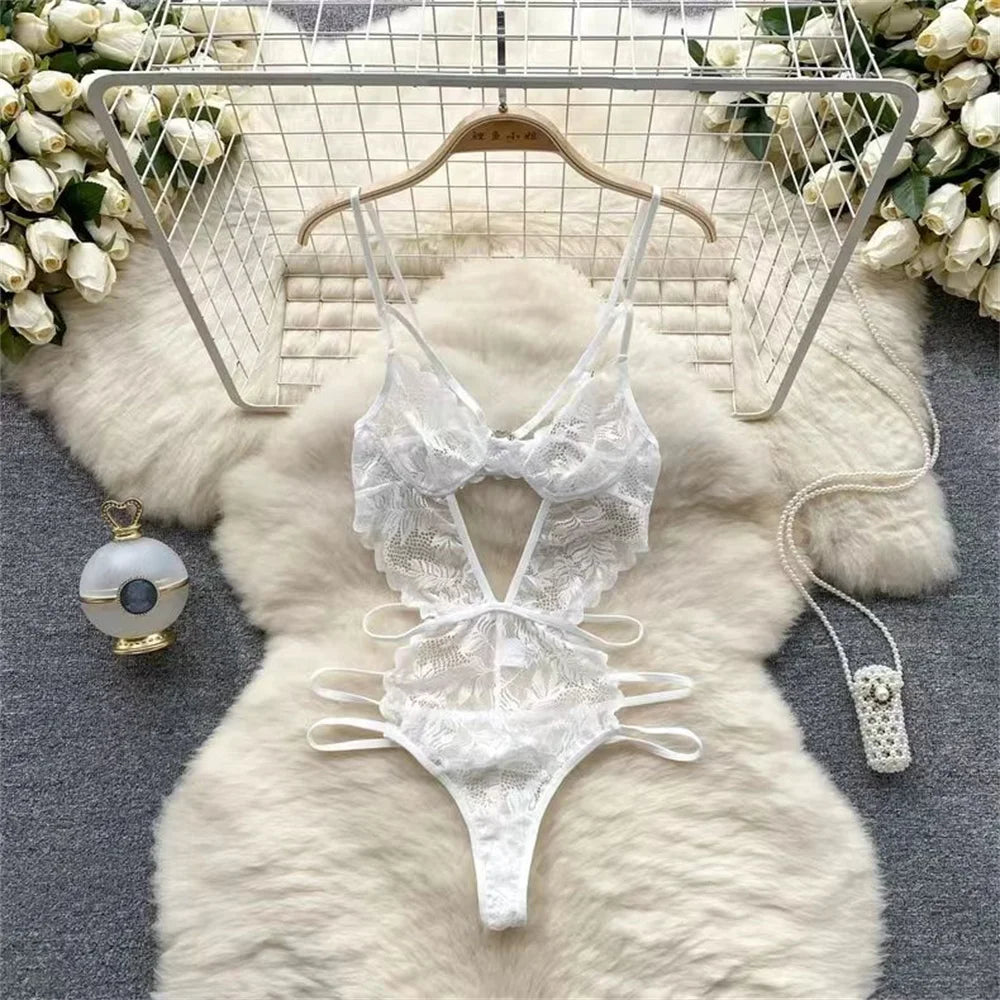 Koronkowe body na ramiączkach Monoceros-lauranapl.com